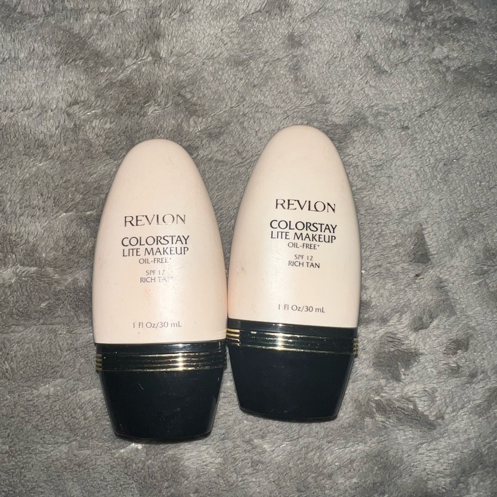 Revlon Liquid Foundation Rich Tan